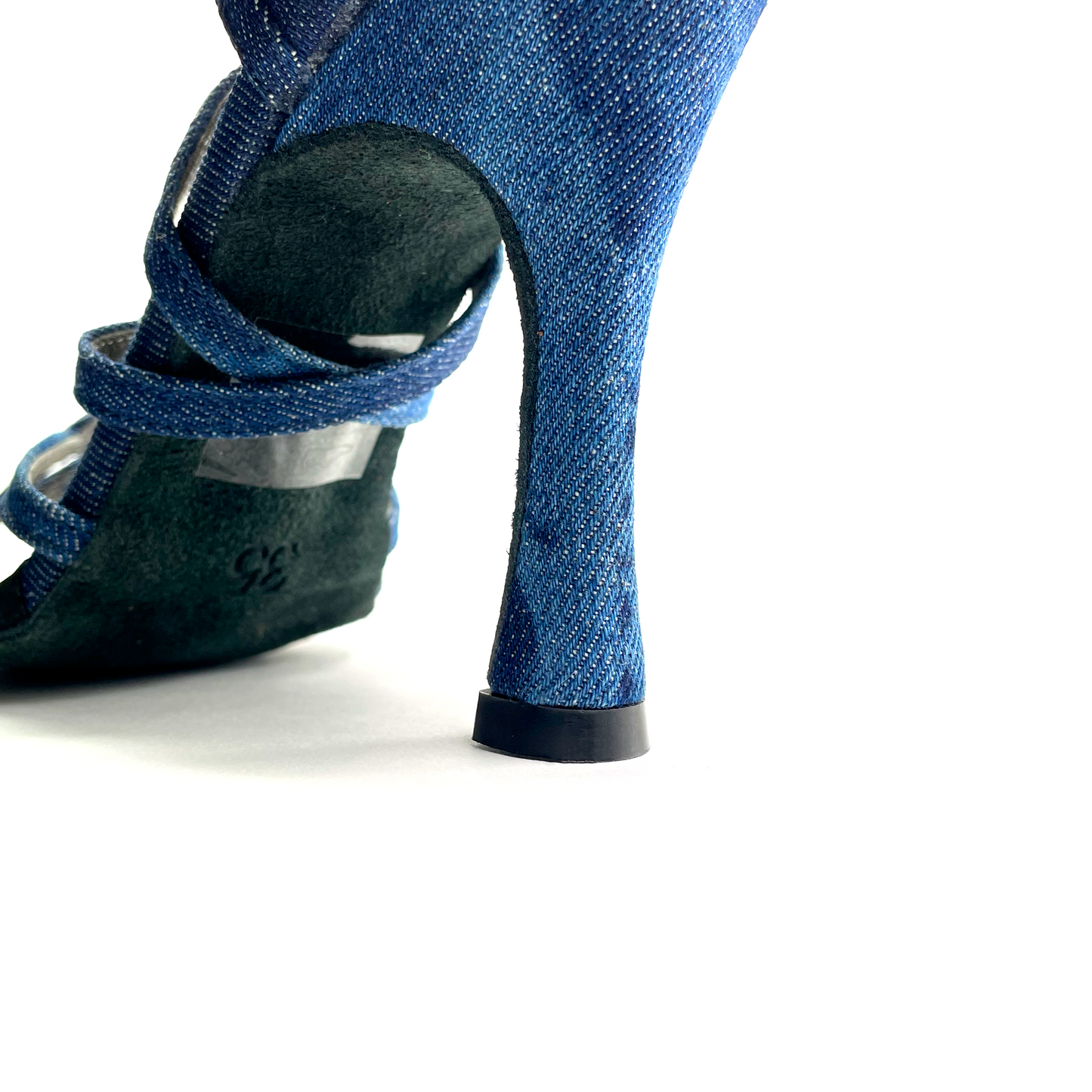 ESSENCE JEANS