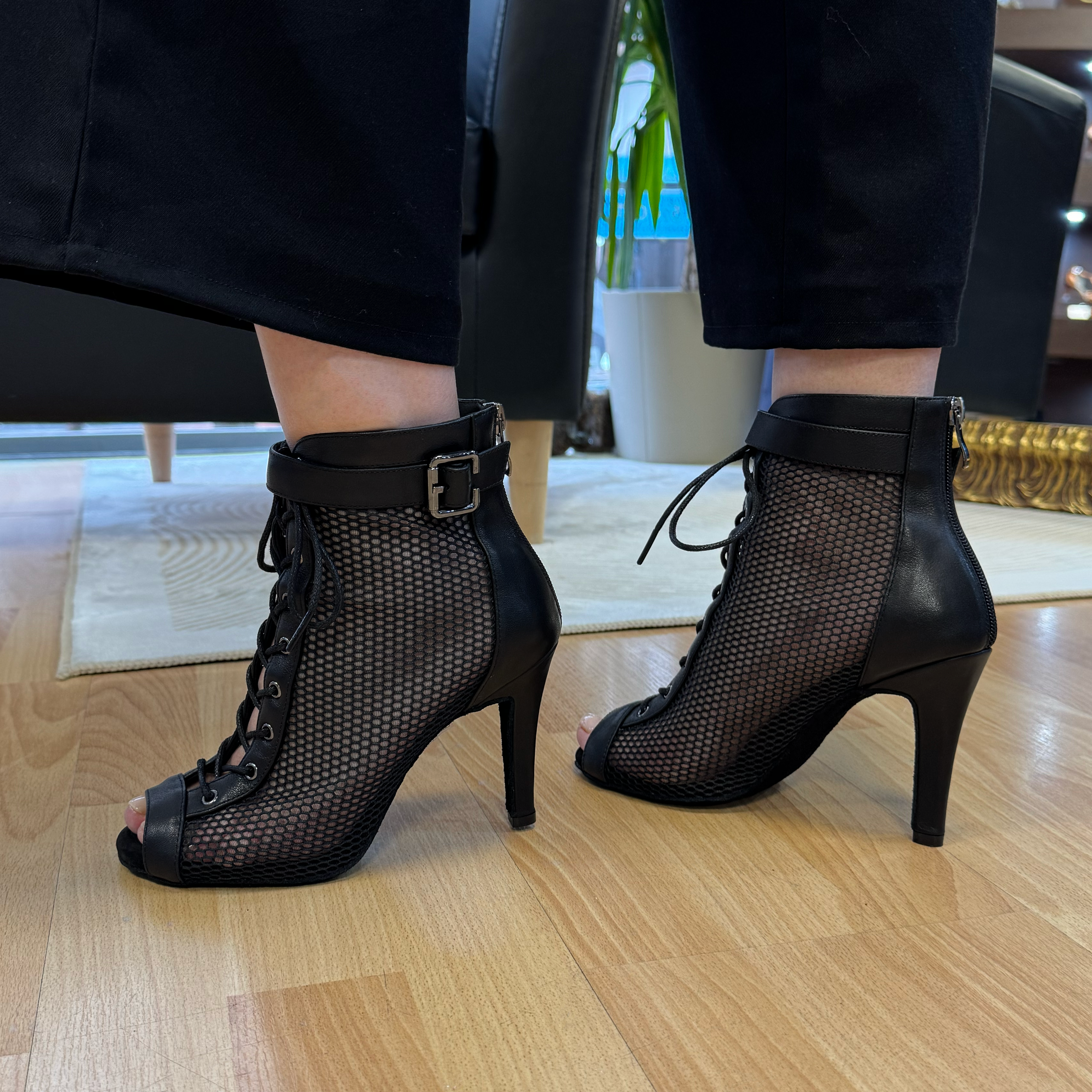 BOTÍN LEERY PIEL NEGRO