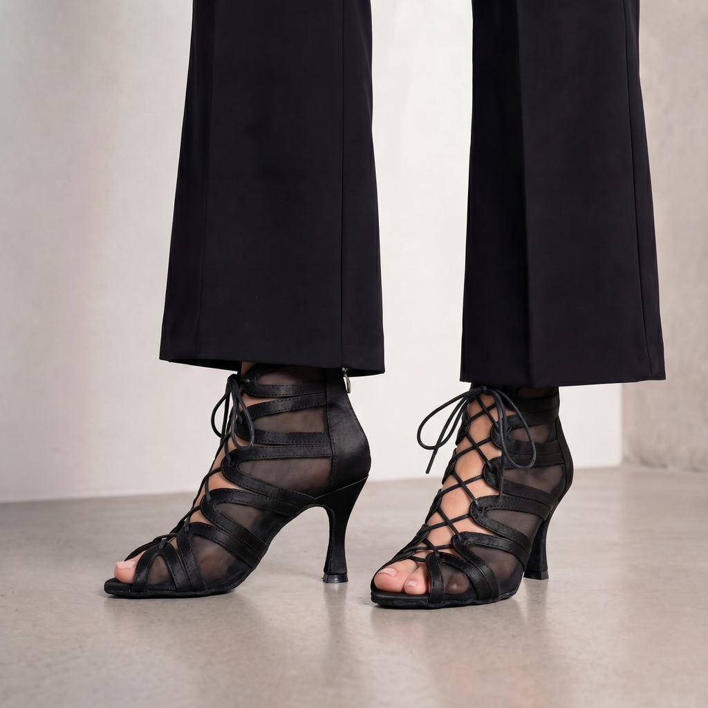 BLACK SWANKY BOOT