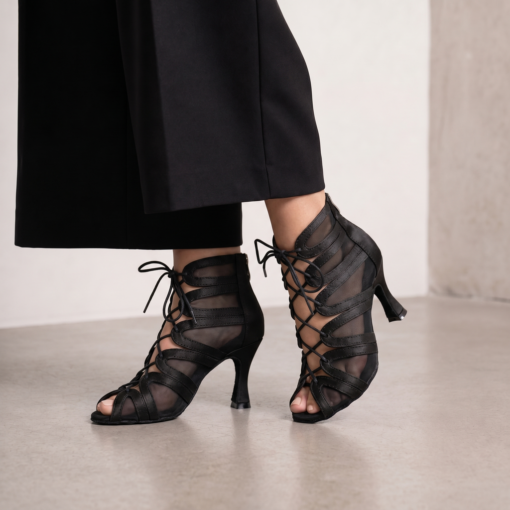BLACK SWANKY BOOT